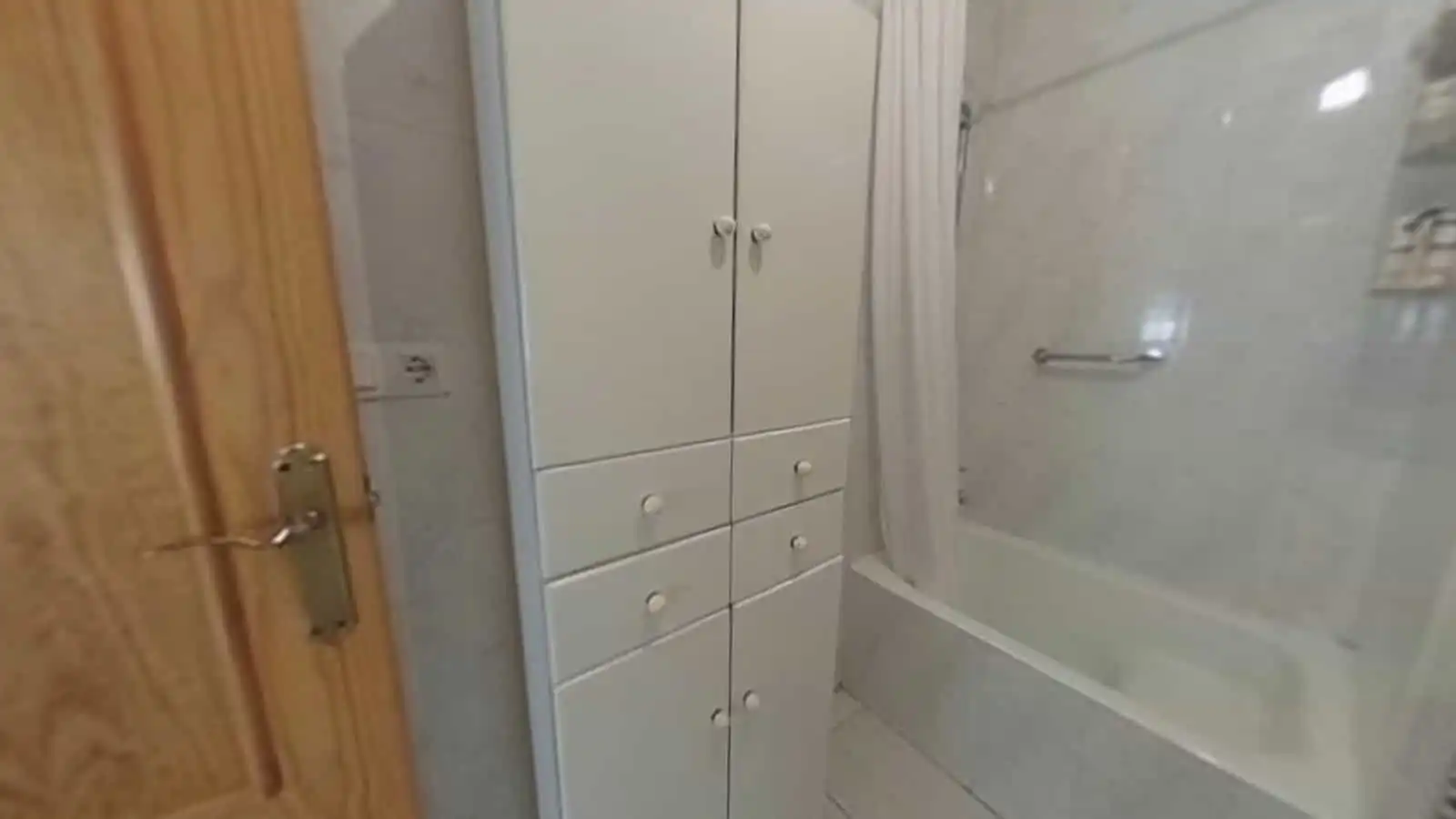 Badezimmer von Wohnung zum Verkauf in Sorvilán mit Klimaanlage und Möbliert