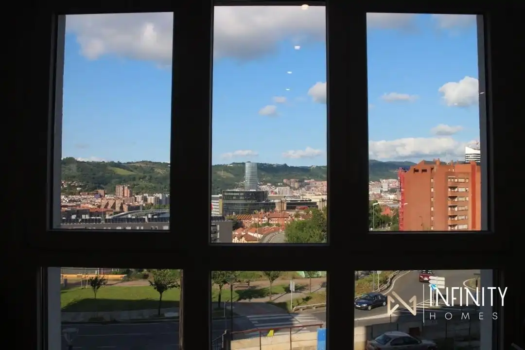 Vista exterior de Piso de alquiler en Bilbao  con Calefacción, Terraza y Balcón