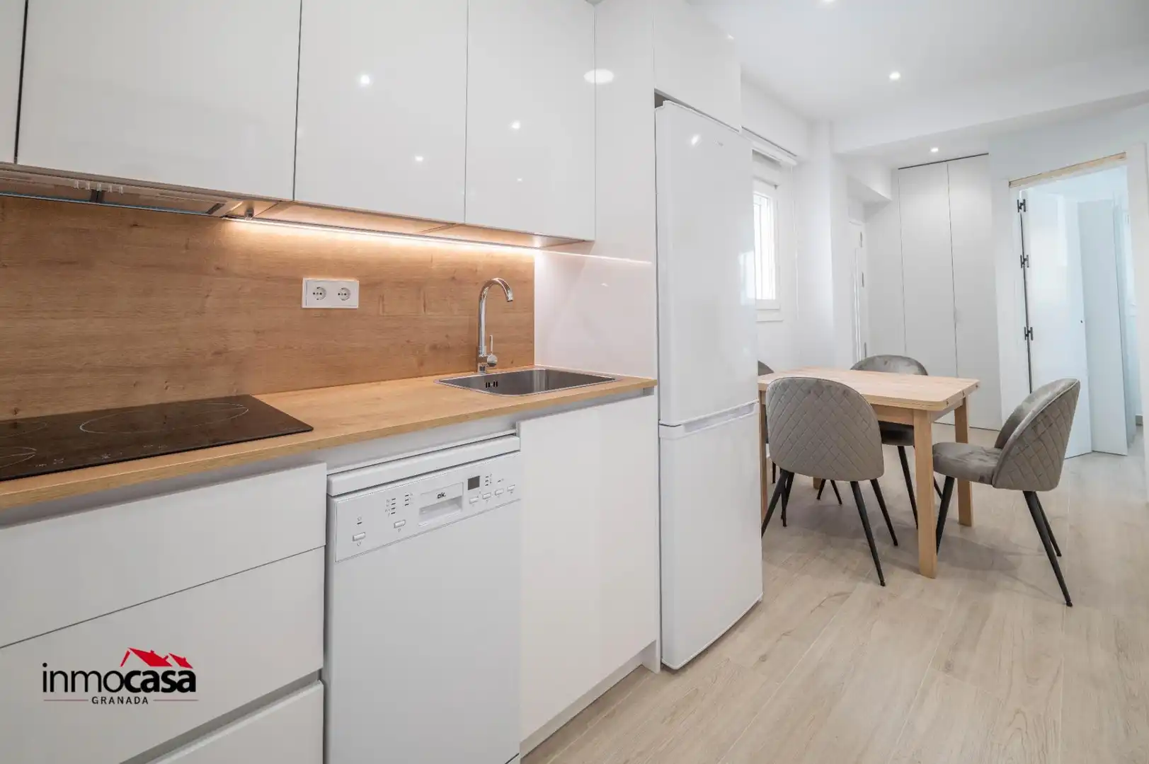 Kitchen of Flat for sale in Granada