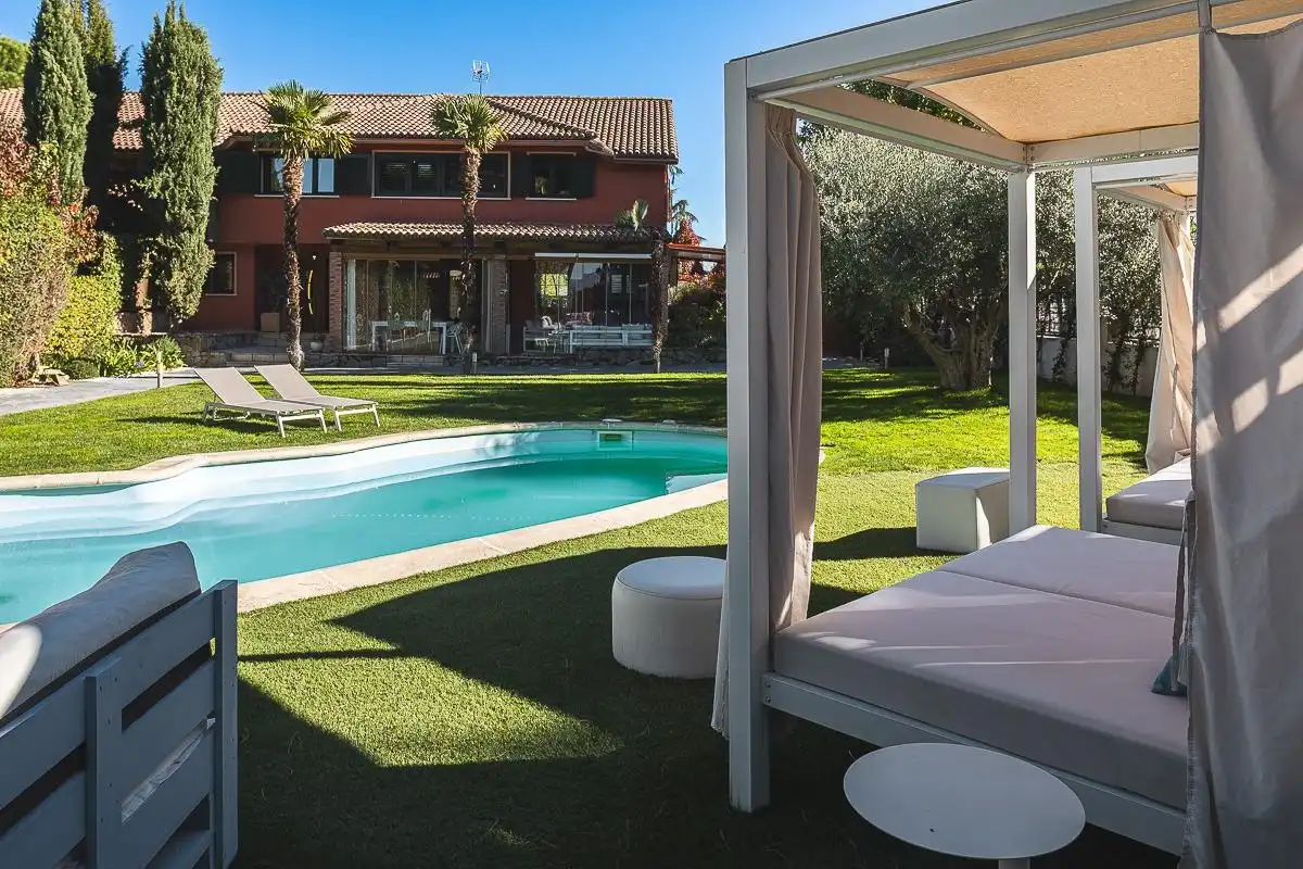 Terraza de Casa adosada en venta en Boadilla del Monte con Aire acondicionado, Calefacción y Jardín privado