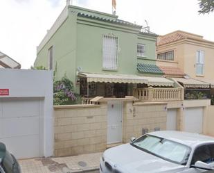 Vista exterior de Casa o xalet de lloguer en Roquetas de Mar amb Terrassa i Piscina