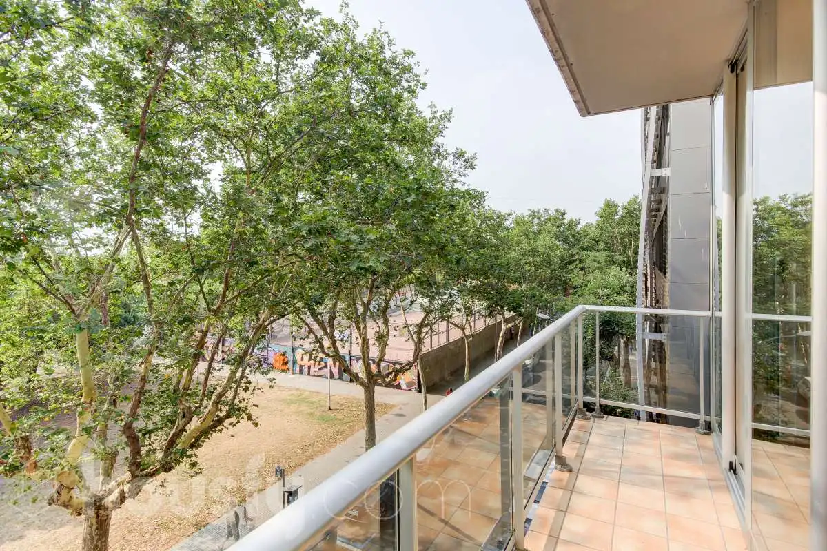 Balcony of Flat for rent in Barcelona  with Air Conditioner, Heating and Parquet flooring