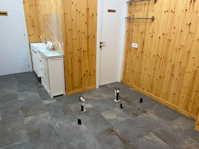Baño de Local en venta en Barcelona con Aire acondicionado, Calefacción y Parquet