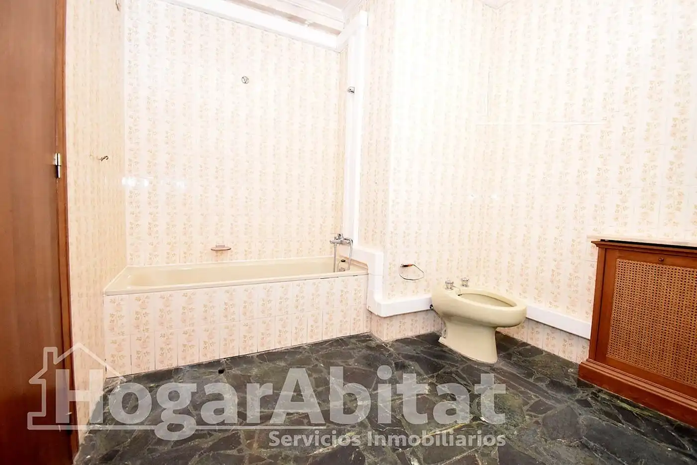 Baño de Piso en venta en Castellón de la Plana / Castelló de la Plana con Calefacción y Balcón