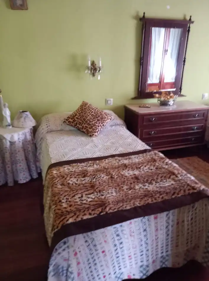 Habitación de Finca rústica en venta en Tineo con Jardín privado, Parquet y Terraza