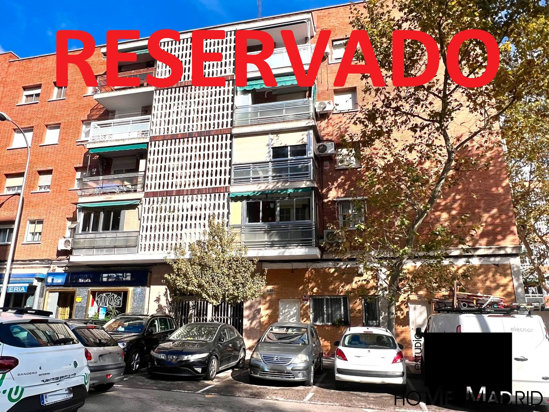 Exterior view of Planta baja for sale in  Madrid Capital  with Heating, Private garden and Storage room