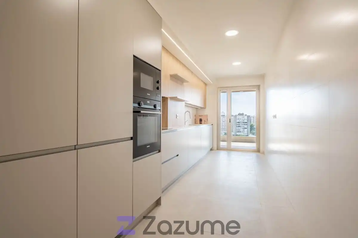 Küche von Wohnung zur Miete in Zaragoza mit Klimaanlage, Heizung und Terrasse