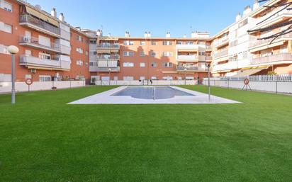 Swimming pool of Flat for sale in Canovelles  with Air Conditioner, Heating and Parquet flooring