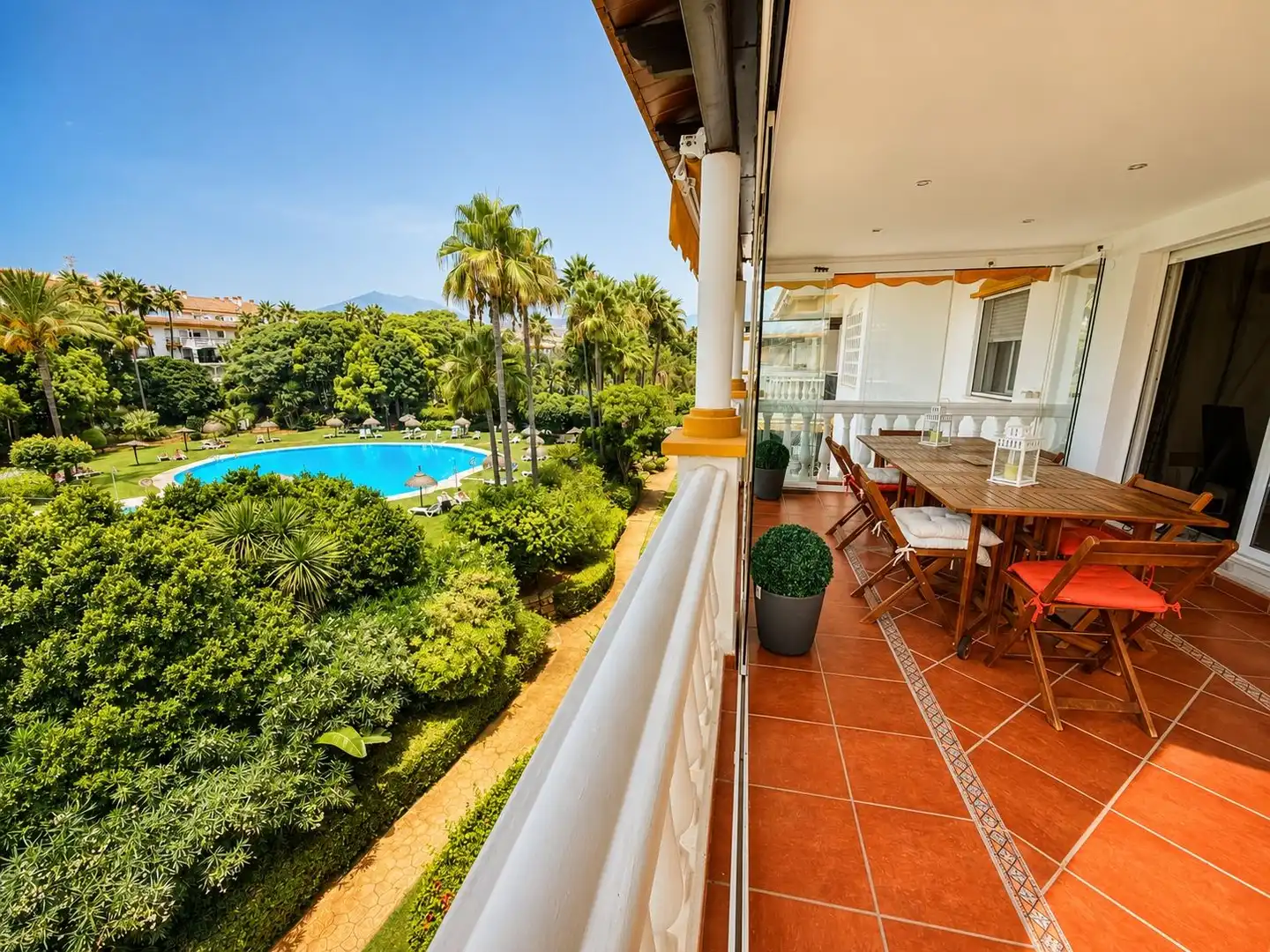 Terraza de Apartamento en venta en Marbella con Jardín privado y Piscina comunitaria