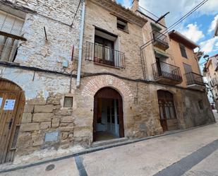 Vista exterior de Casa adosada en venda en Valdealgorfa amb Moblat, Forn i Balcó