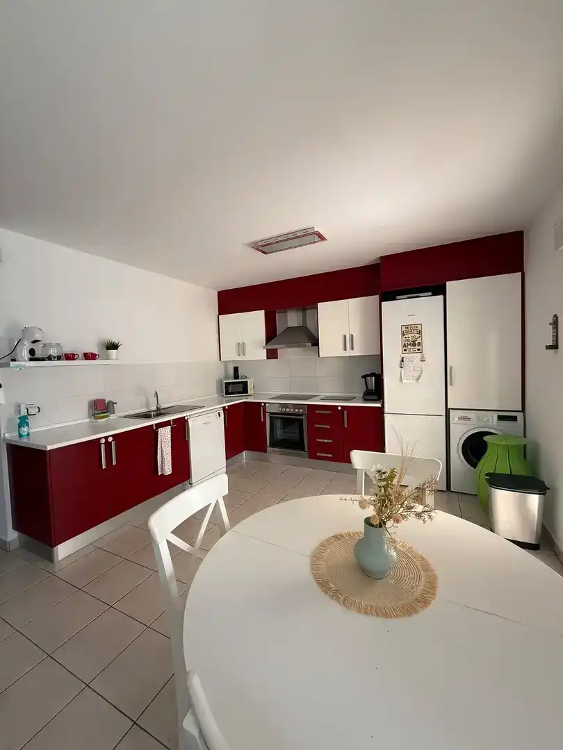 Cuina de Apartament de lloguer en El Verger amb Aire condicionat, Jardí privat i Piscina