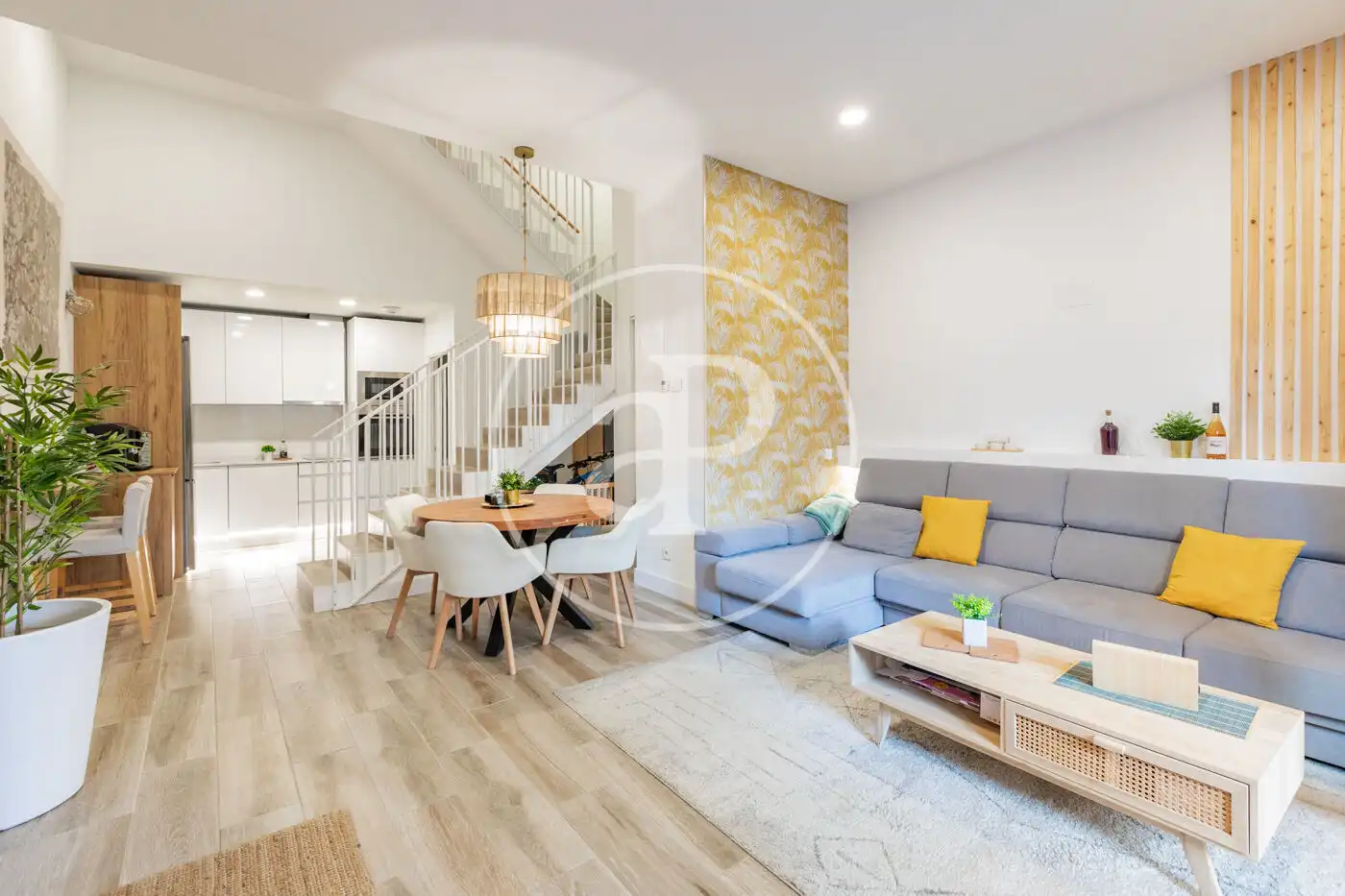 Sala d'estar de Loft en venda en San Sebastián de los Reyes amb Aire condicionat, Calefacció i Jardí privat
