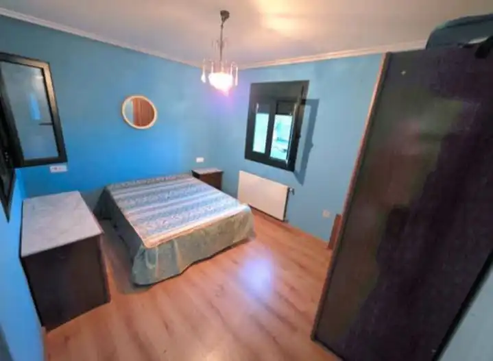 Dormitori de Casa o xalet en venda en Ourense Capital  amb Calefacció, Parquet i Traster