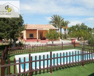 Vista exterior de Casa o xalet de lloguer en Elche / Elx amb Piscina i Moblat