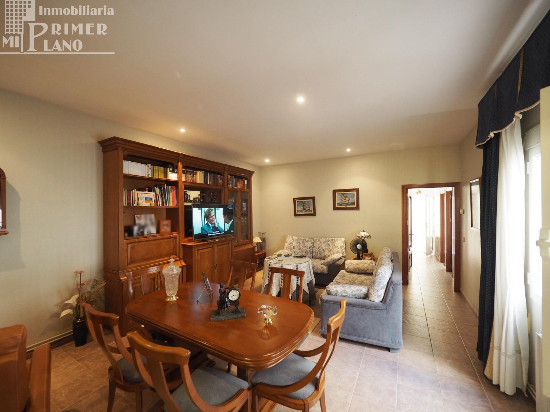 Sala d'estar de Casa o xalet en venda en Argamasilla de Alba amb Aire condicionat i Calefacció