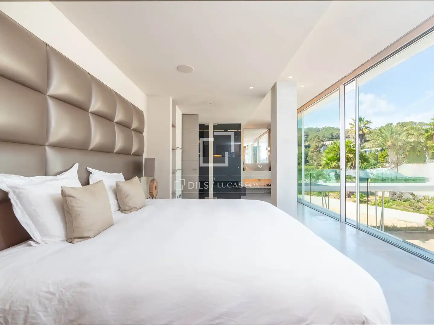 Bedroom of Houses for sale in Santa Eulària des Riu  with Air Conditioner, Heating and Private garden