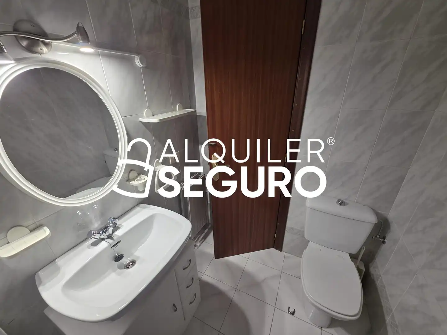 Bany de Pis de lloguer en Burgos amb Calefacció, Terrassa i Moblat