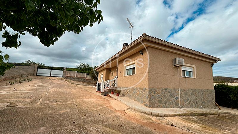 Vista exterior de Casa o xalet en venda en Turís amb Aire condicionat i Jardí privat