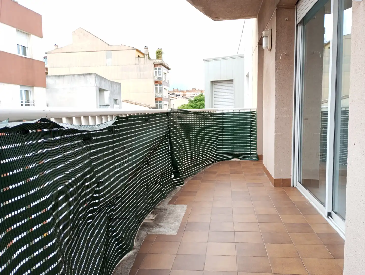 Terraza de Piso en venta en Salt con Calefacción, Trastero y Horno