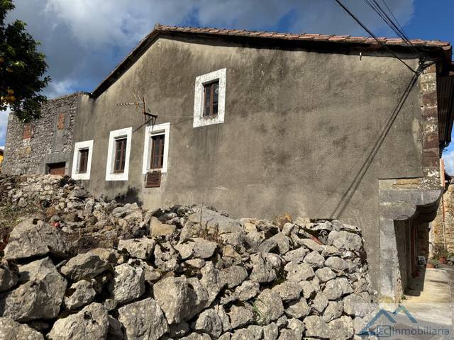 Casa-chalet en Venta en Rucandio  en Riotuerto