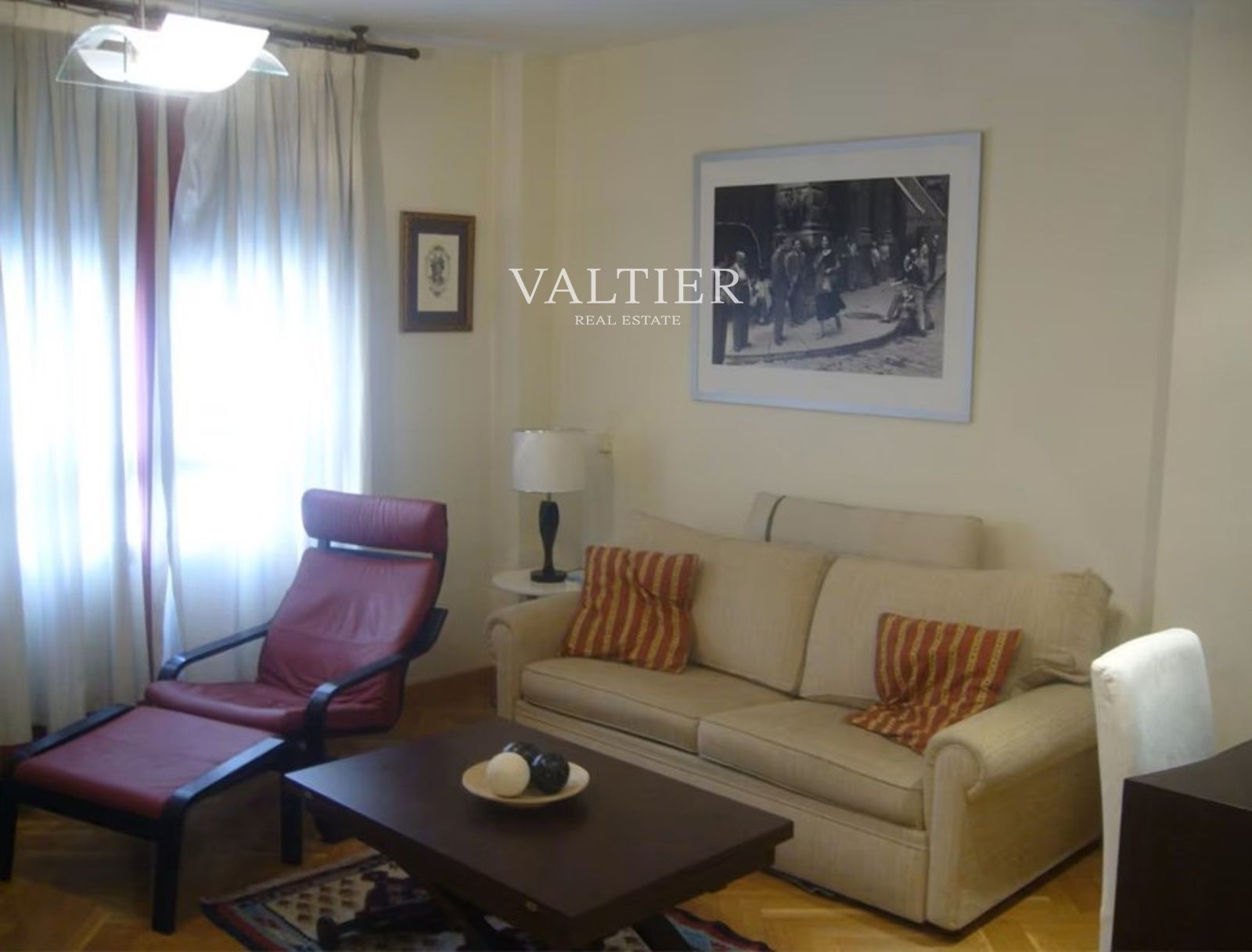 Living room of Flat for rent in  Madrid Capital  with Air Conditioner and Furnished