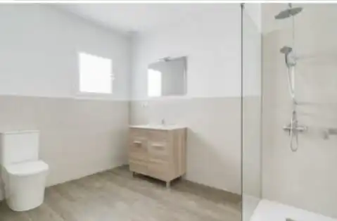 Baño de Casa adosada en venta en Coín con Aire acondicionado, Calefacción y Terraza