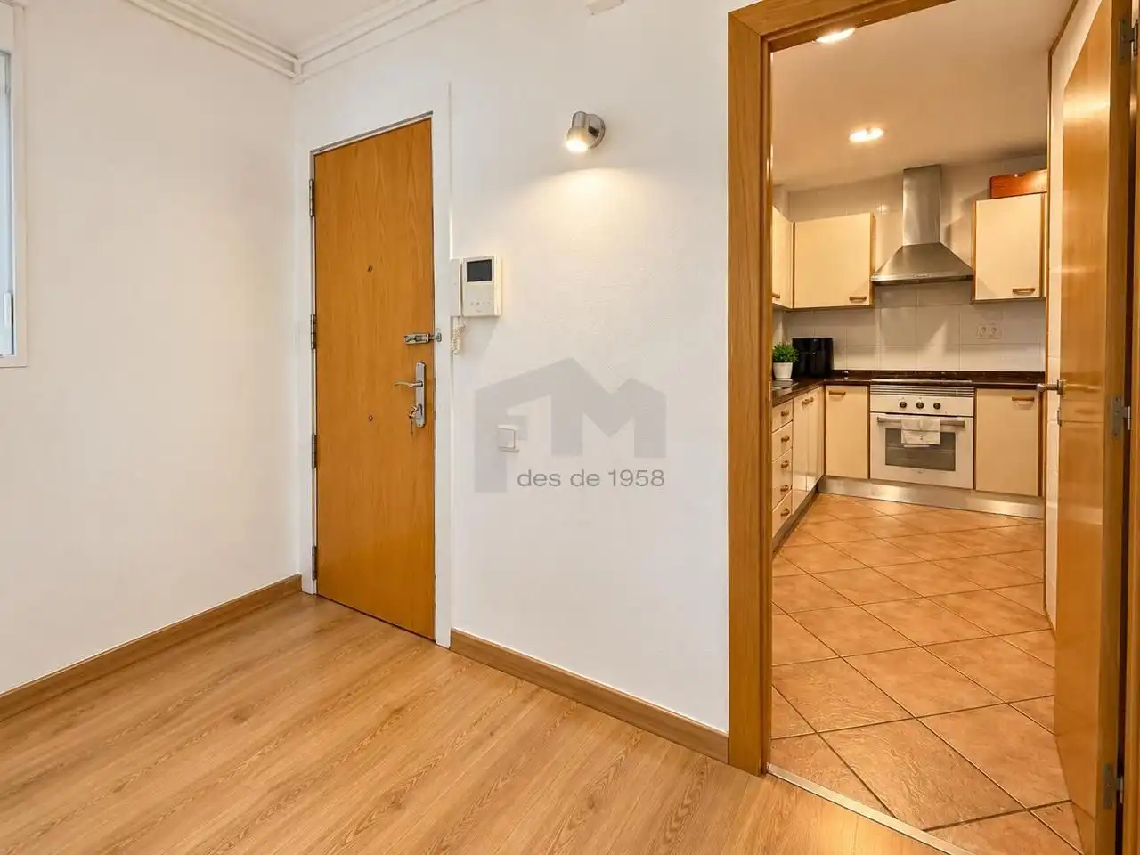 Piso con ascensor en venta en calle dels Ferrocarrils Catalans, imagen 4