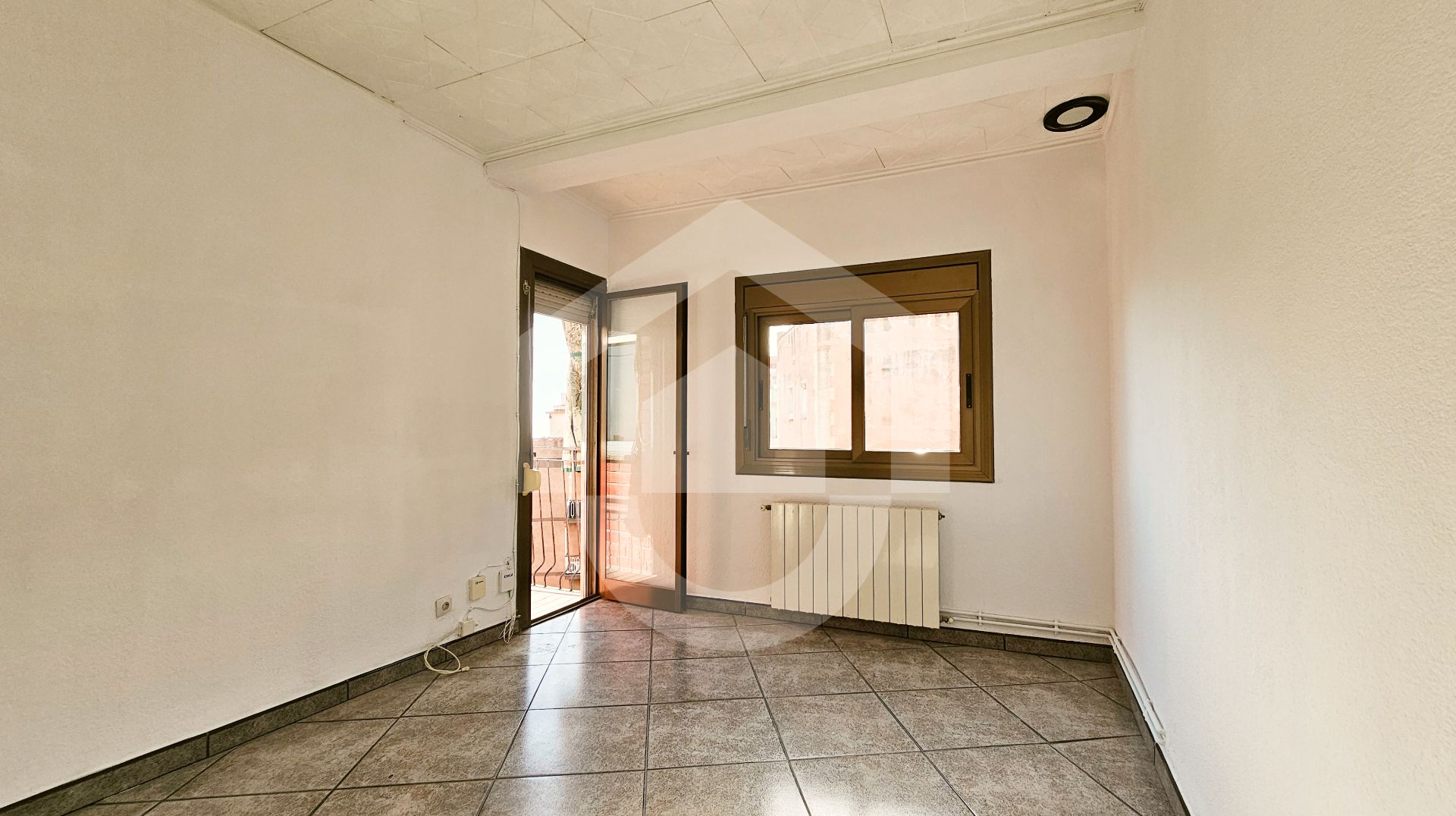 Flat for sale in  Barcelona Capital  with Heating and Balcony