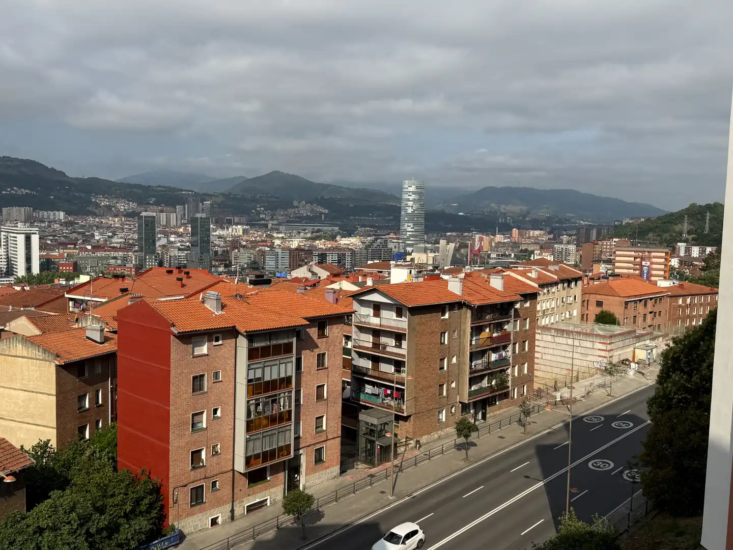 Vista exterior de Pis en venda en Bilbao  amb Calefacció, Moblat i Rentadora