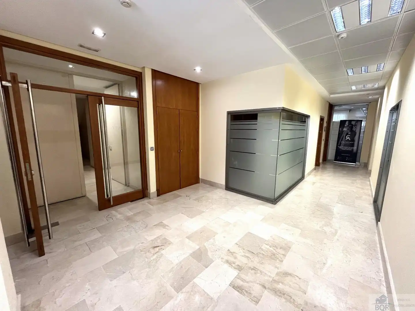 Büro mit Aufzug zur Miete in LARGA