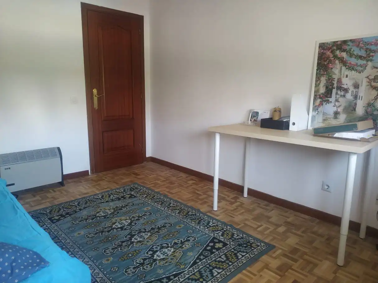 Bedroom of Flat for rent in Betanzos  with Heating, Parquet flooring and Furnished