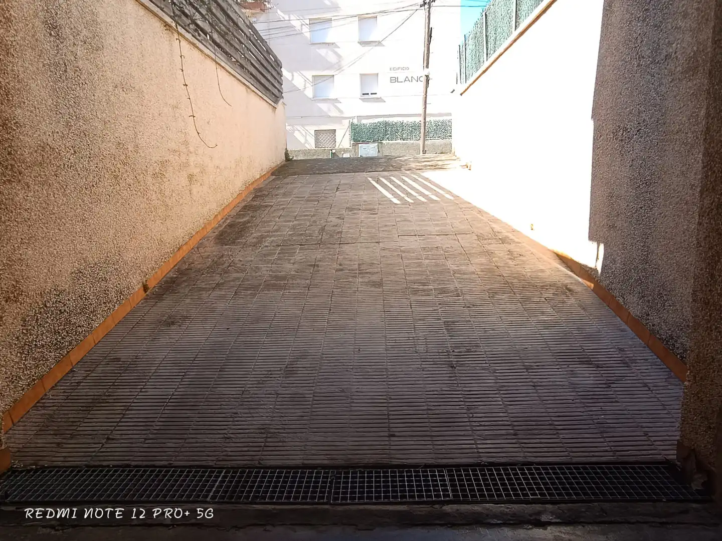 Außenansicht von Wohnung zum Verkauf in Cunit mit Klimaanlage, Terrasse und Abstellraum