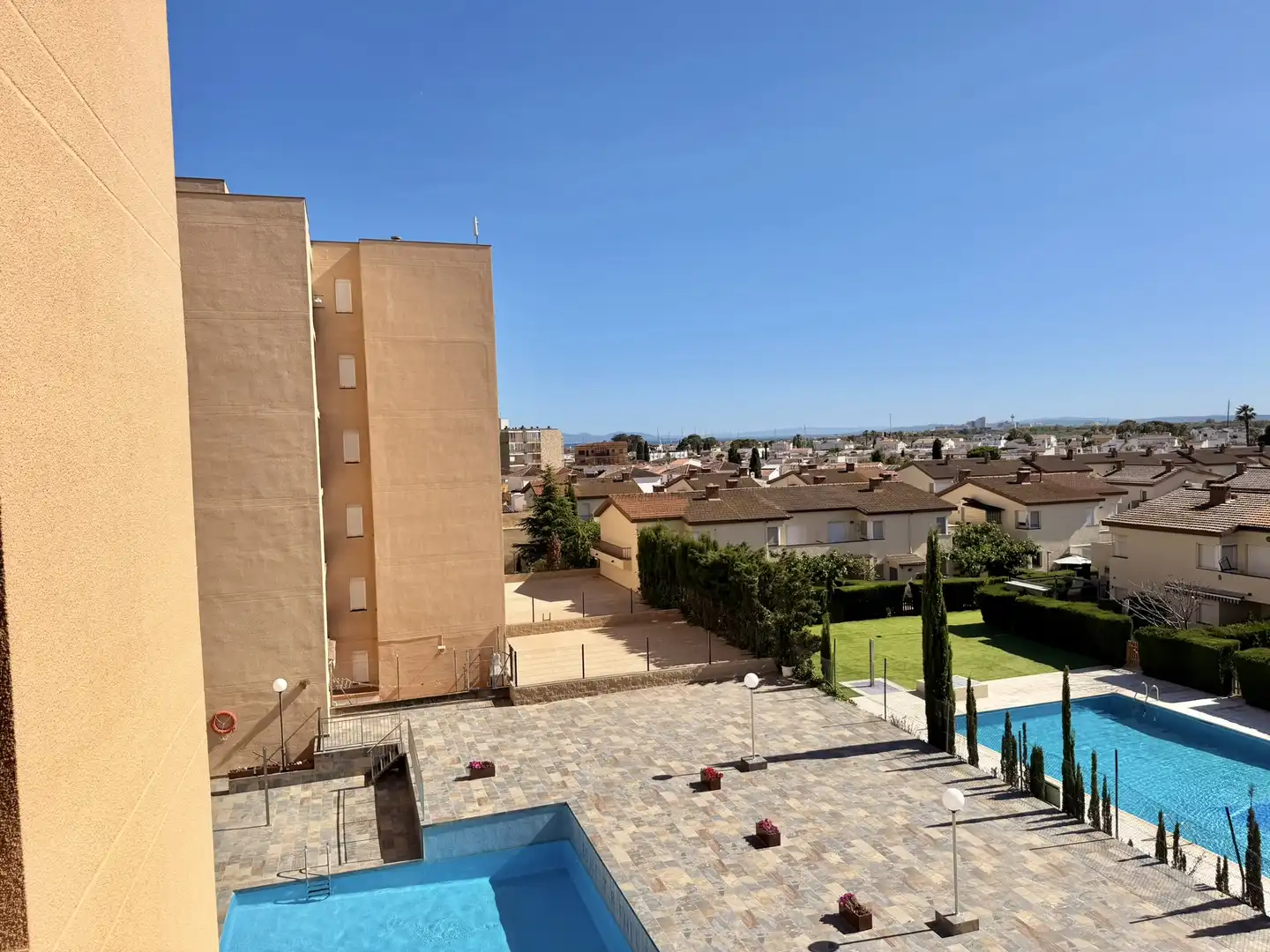 Piscina de Pis en venda en Roses amb Calefacció, Jardí privat i Piscina