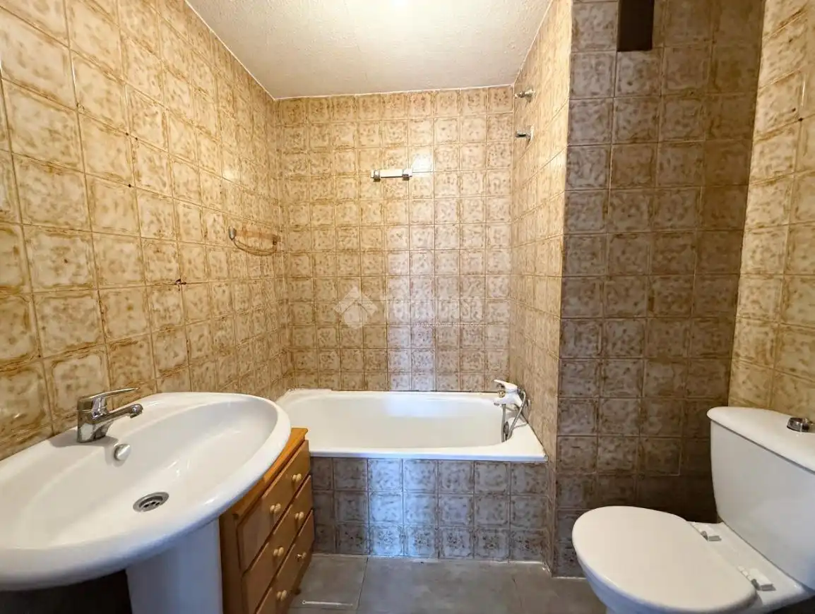 Bathroom of Flat for sale in Yepes  with Heating and Terrace