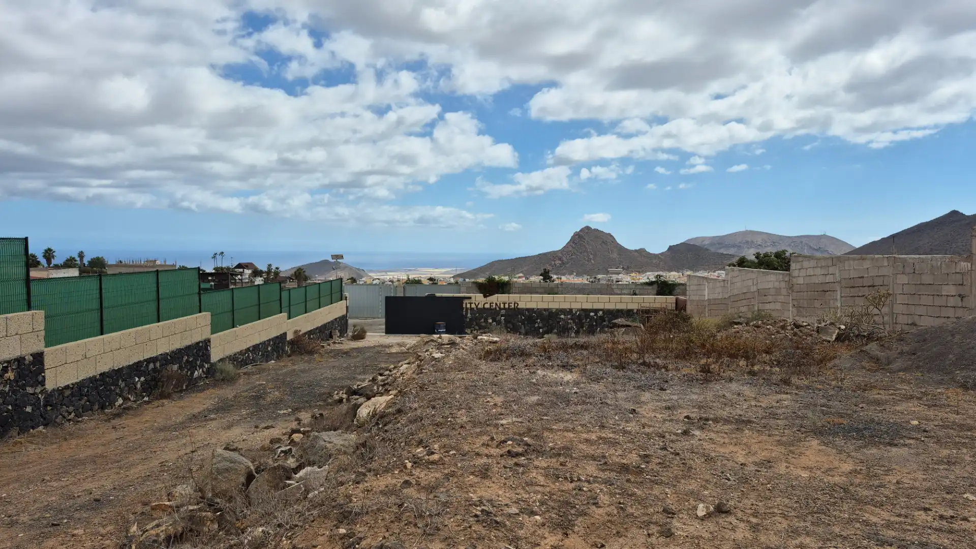 Land for sale in Arona