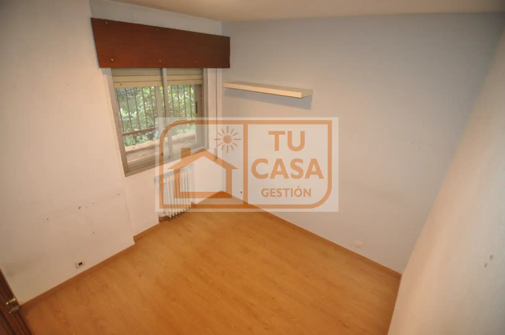 Dormitori de Pis en venda en Madrid amb Calefacció, Parquet i Terrassa
