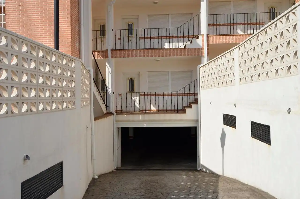 Parkplatz von Garage zum Verkauf in Santorcaz