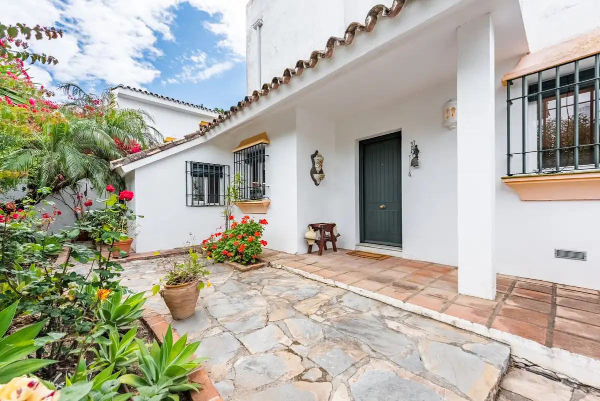 Detached house with terrace for sale in Avenida del Coral 48, imagen 2