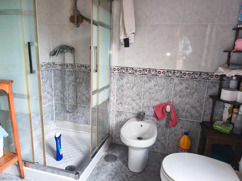 Baño de Casa o chalet en venta en Belmonte de Miranda con Amueblado