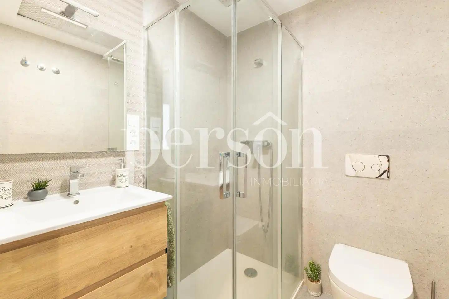 Baño de Ático en venta en Torrent con Aire acondicionado, Terraza y Trastero