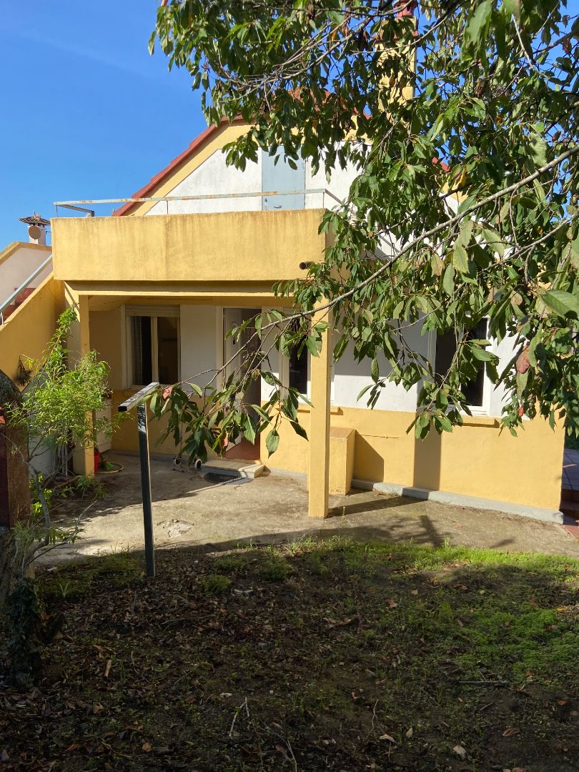 Vista exterior de Casa o xalet en venda en Vigo  amb Calefacció, Jardí privat i Traster