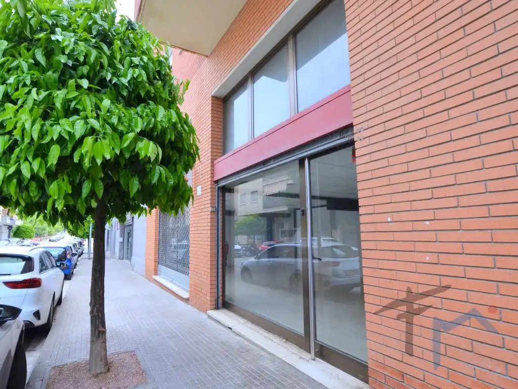 Gewerbefläche zum Verkauf in Avenida Linia La