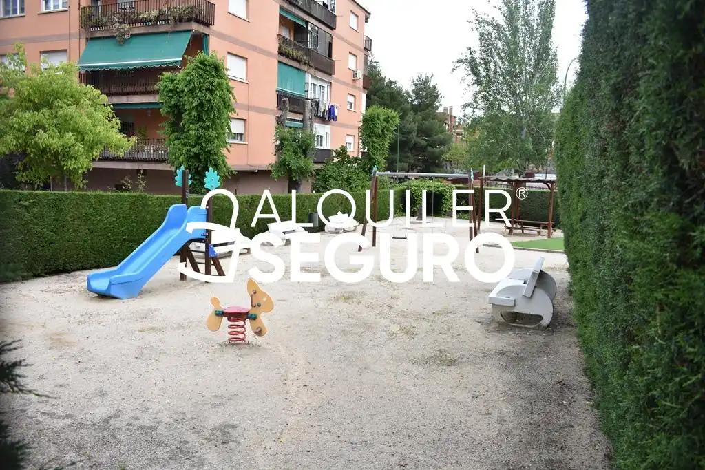 Aparcament de Pis de lloguer en Alcobendas amb Aire condicionat, Calefacció i Piscina