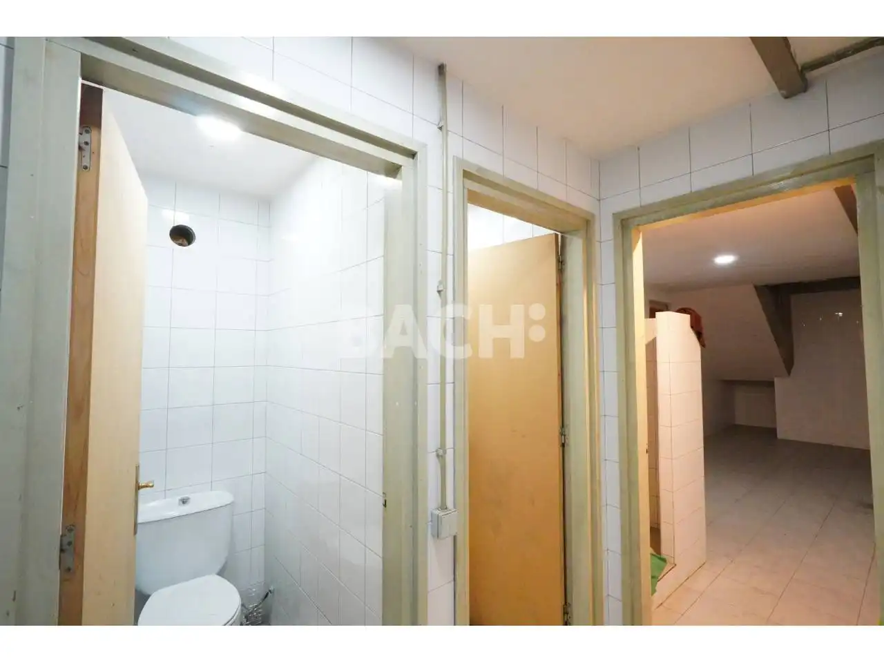 Bathroom of Industrial buildings for rent in Vic