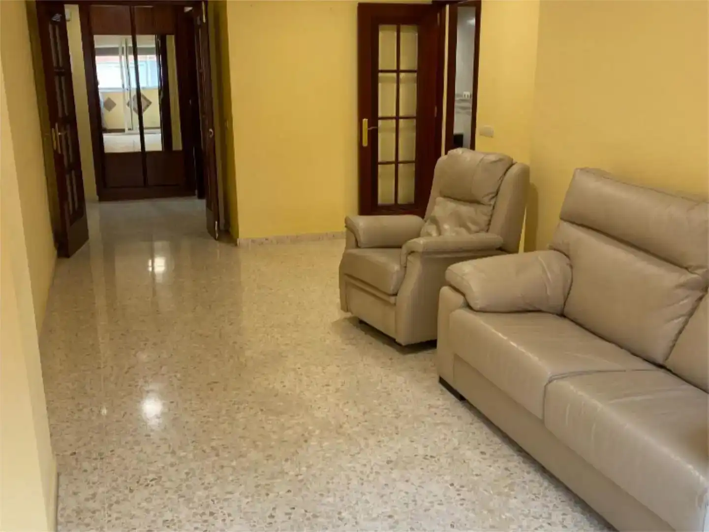 Sala d'estar de Pis en venda en La Rinconada amb Aire condicionat i Balcó