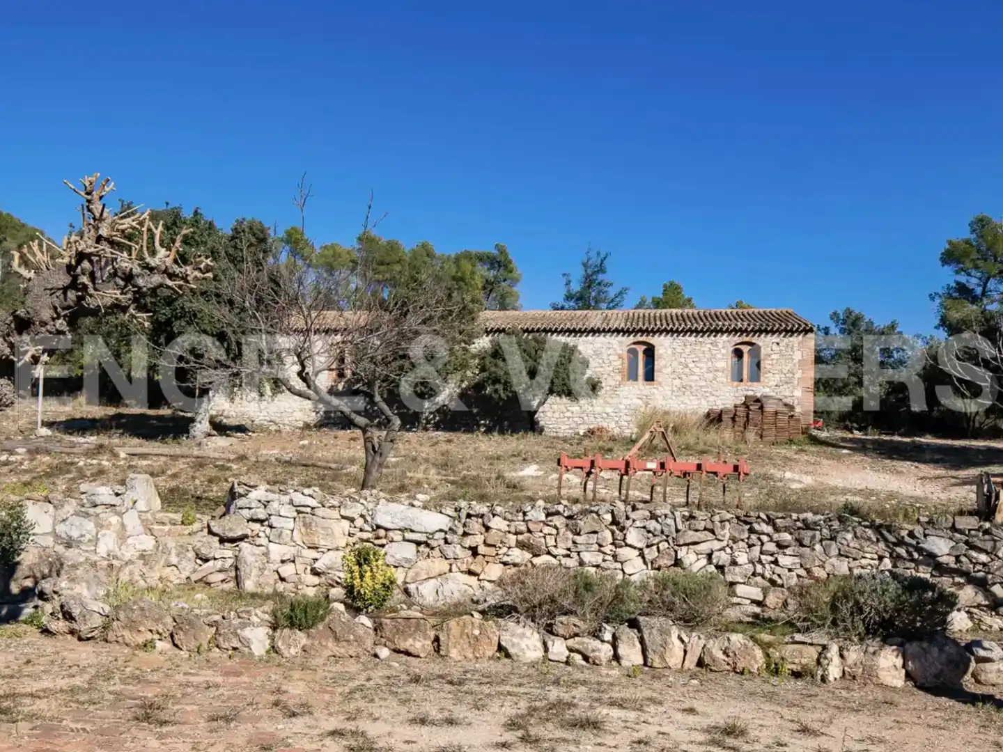 Vista exterior de Edifici en venda en Castellar del Vallès
