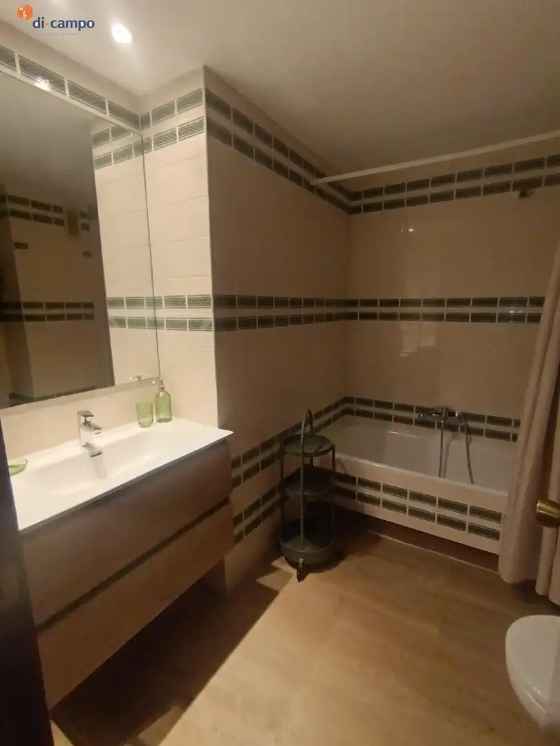 Bathroom of Attic for rent in Valladolid  with Heating, Terrace and Storage room