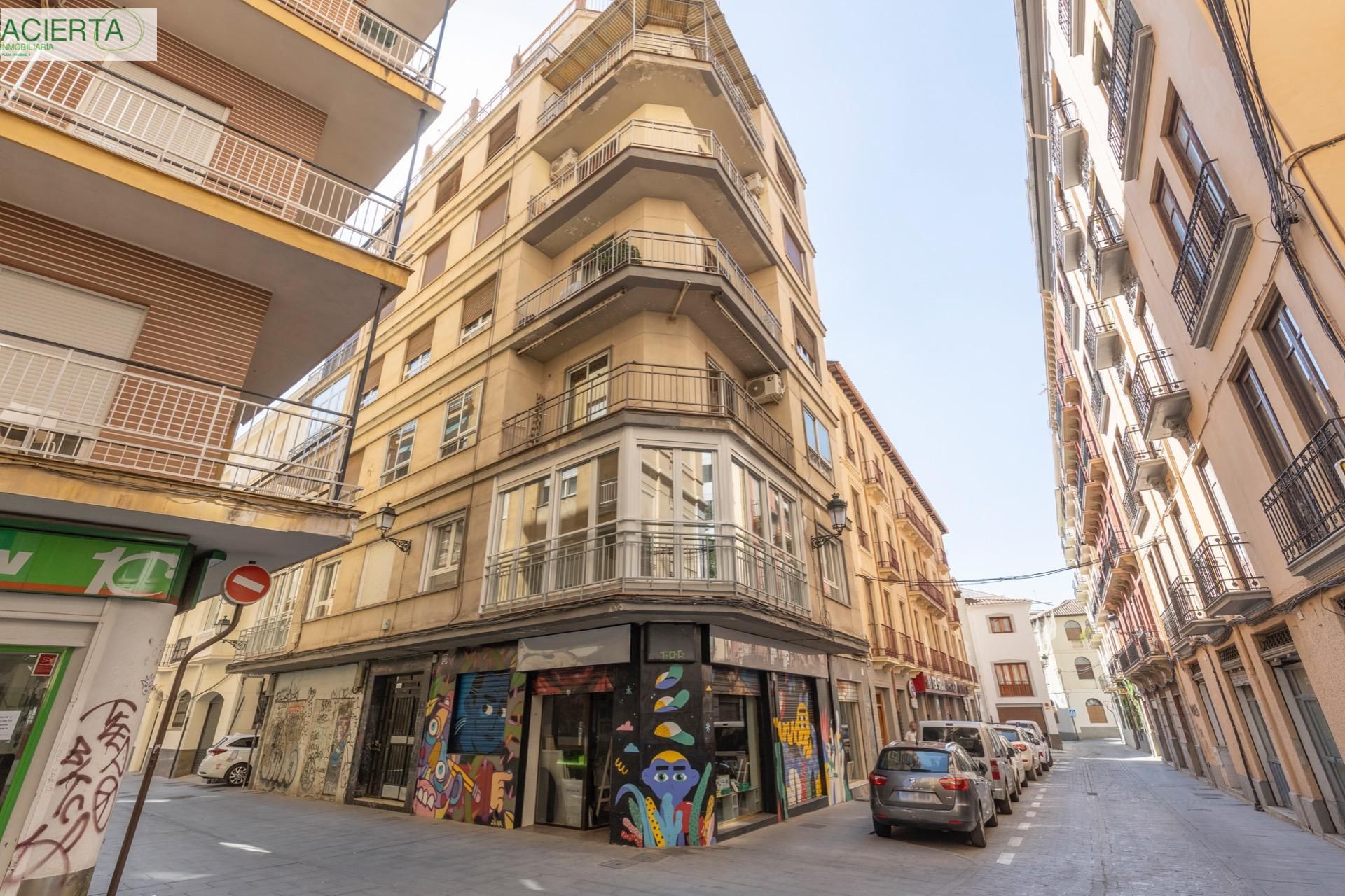 Exterior view of Flat for sale in  Granada Capital  with Balcony