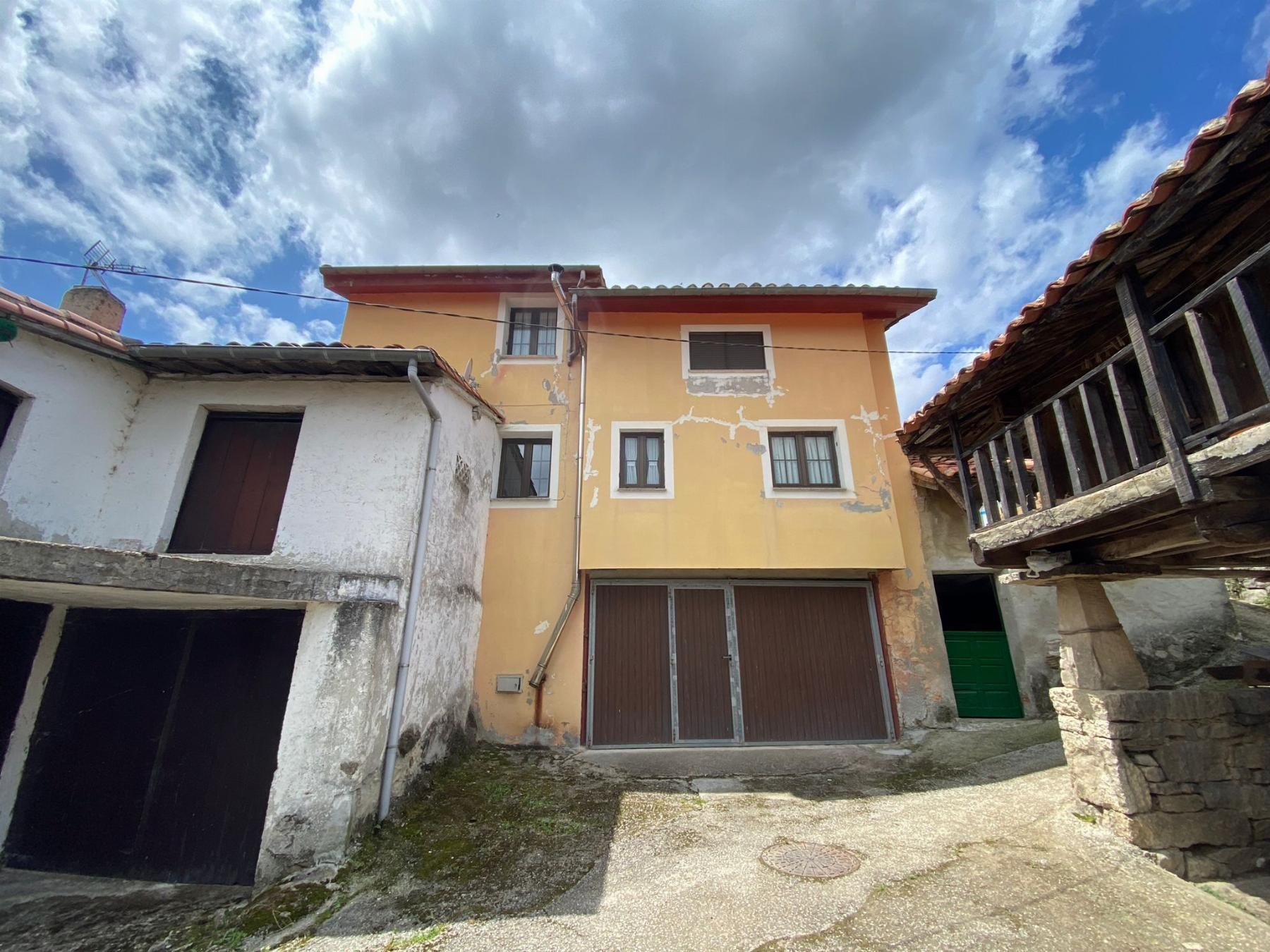 Exterior view of Single-family semi-detached for sale in Bimenes  with Heating