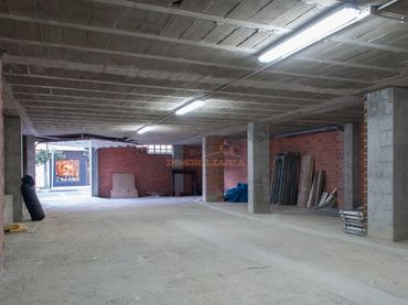 Local comercial en venda a Neda